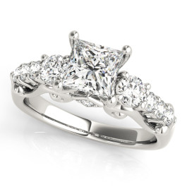 ENGAGEMENT RINGS 3 STONE ROUND