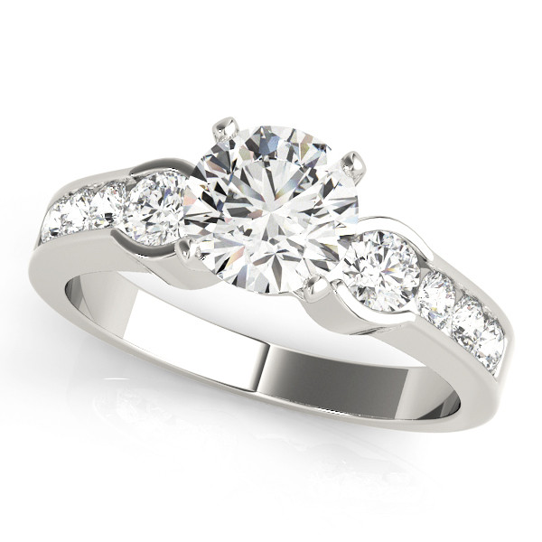 ENGAGEMENT RINGS 3 STONE ROUND