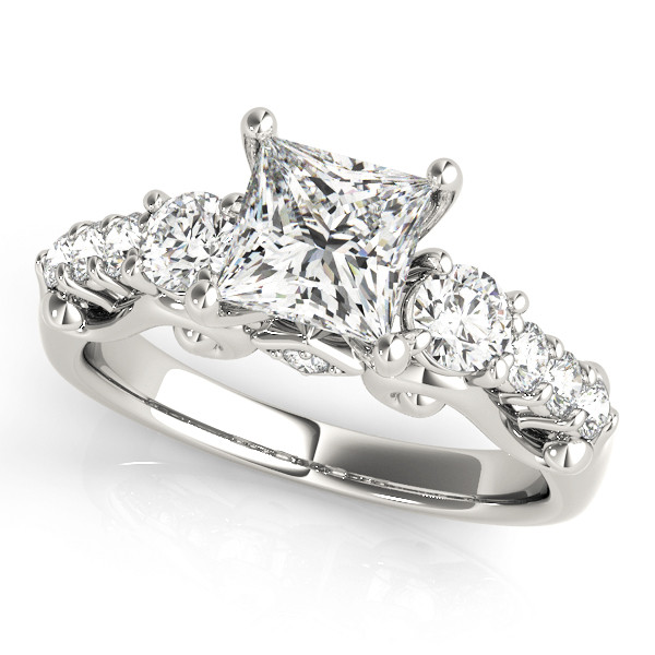 ENGAGEMENT RINGS 3 STONE ROUND