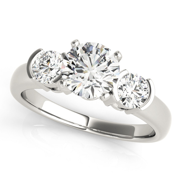 ENGAGEMENT RINGS 3 STONE ROUND