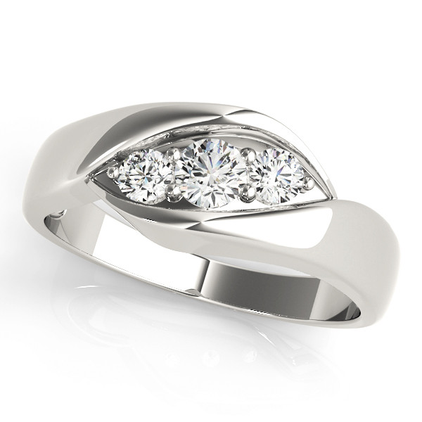ENGAGEMENT RINGS 3 STONE ROUND