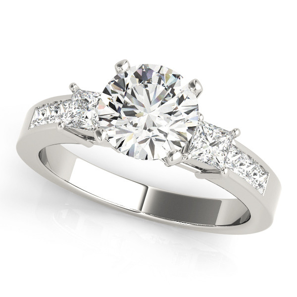 ENGAGEMENT RINGS 3 STONE PRINCESS