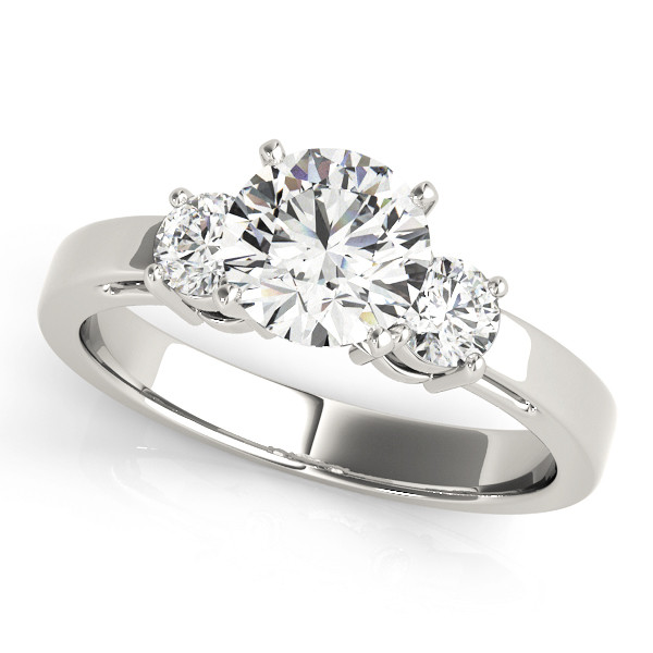 ENGAGEMENT RINGS 3 STONE ROUND