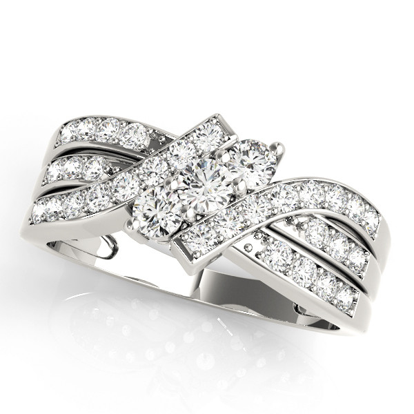 ENGAGEMENT RINGS 3 STONE ROUND
