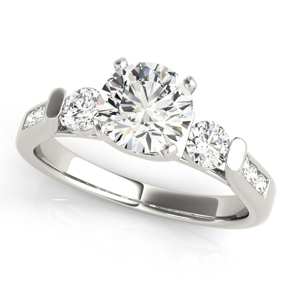 ENGAGEMENT RINGS 3 STONE ROUND