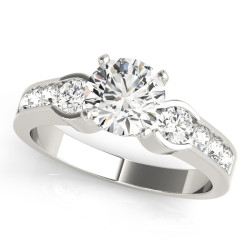 ENGAGEMENT RINGS 3 STONE ROUND