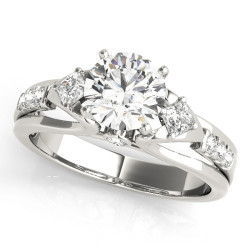 ENGAGEMENT RINGS 3 STONE ROUND