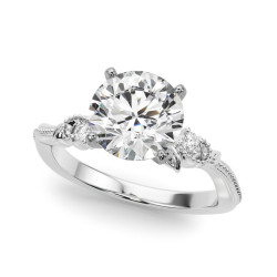 OVAL CENTER ENGAGEMENT RING