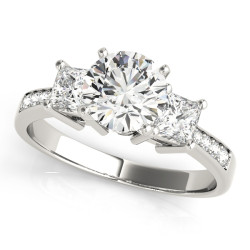 ENGAGEMENT RINGS 3 STONE PRINCESS