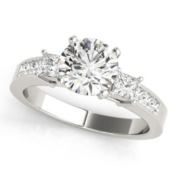 ENGAGEMENT RINGS 3 STONE PRINCESS