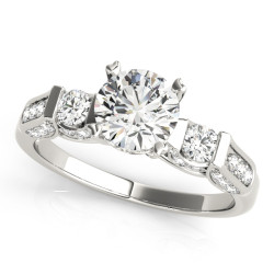 ENGAGEMENT RINGS 3 STONE ROUND