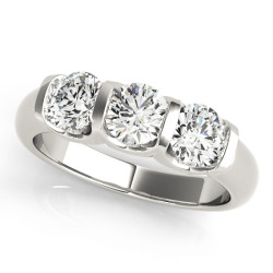 ENGAGEMENT RINGS 3 STONE ROUND