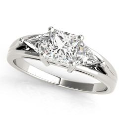 ENGAGEMENT RINGS 3 STONE PRINCESS