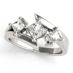 ENGAGEMENT RINGS 3 STONE PRINCESS
