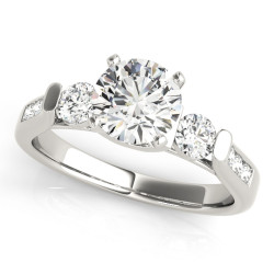 ENGAGEMENT RINGS 3 STONE ROUND