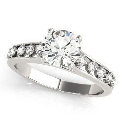 ENGAGEMENT RINGS SINGLE ROW PRONG SET