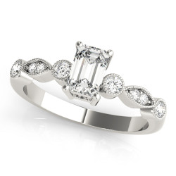 EMERALD CUT FASHION RING